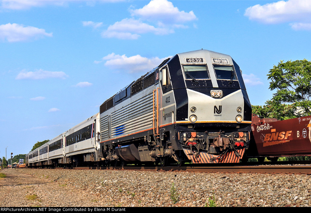 NJT 4032 on train 5529